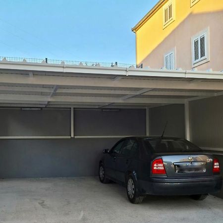 Apartman Nela Apartment Kastel Sucurac ภายนอก รูปภาพ
