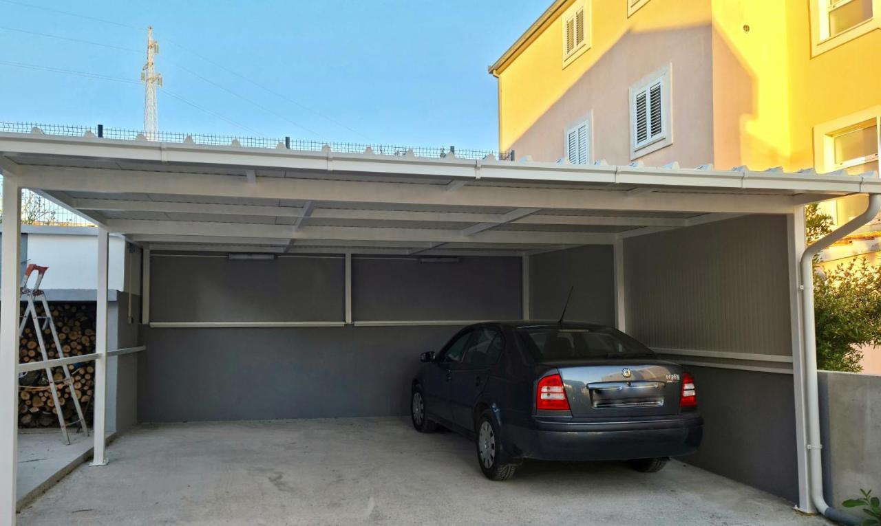 Apartman Nela Apartment Kastel Sucurac ภายนอก รูปภาพ