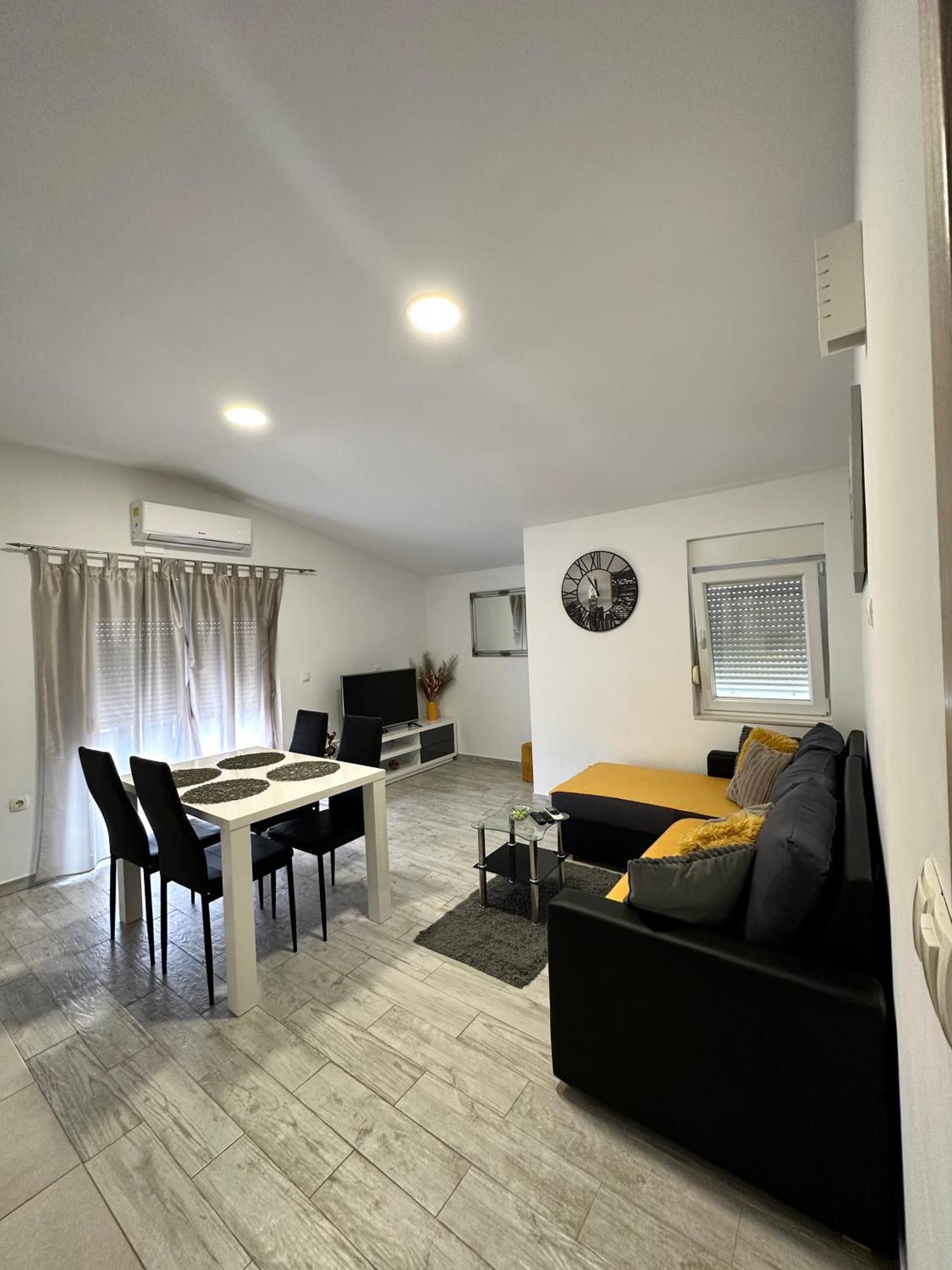 Apartman Nela Apartment Kastel Sucurac ภายนอก รูปภาพ